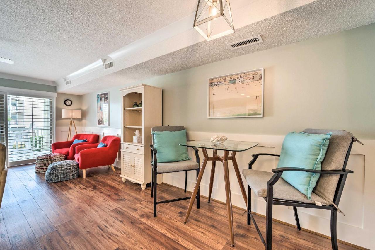 Bright Carolina Beach Condo - Walk To Shore! Экстерьер фото